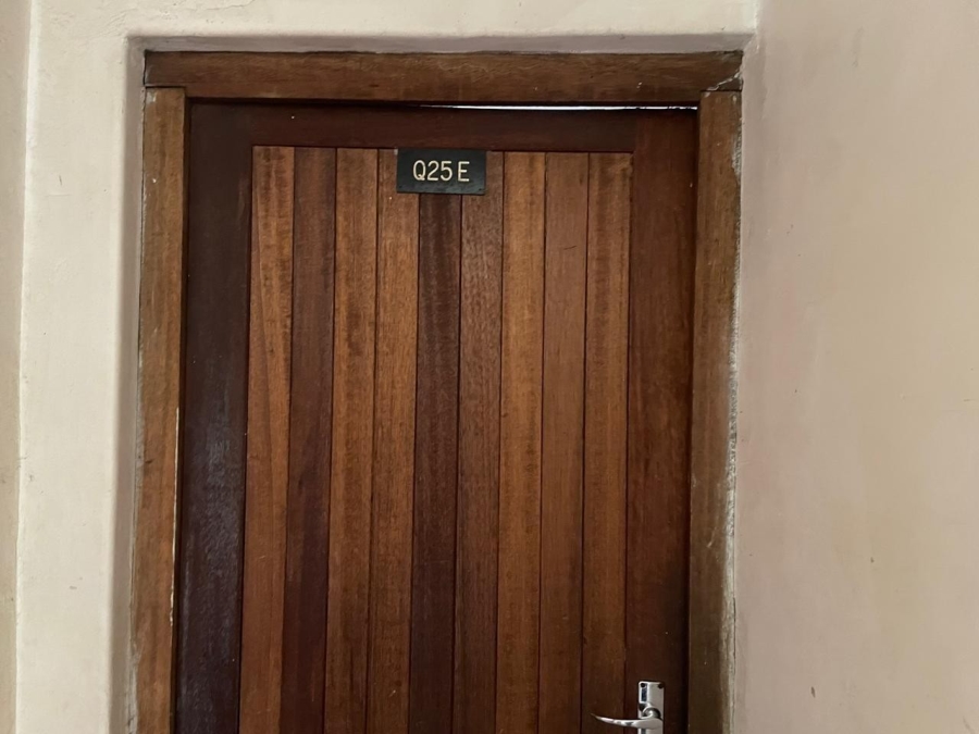 5 Bedroom Property for Sale in Umlazi KwaZulu-Natal