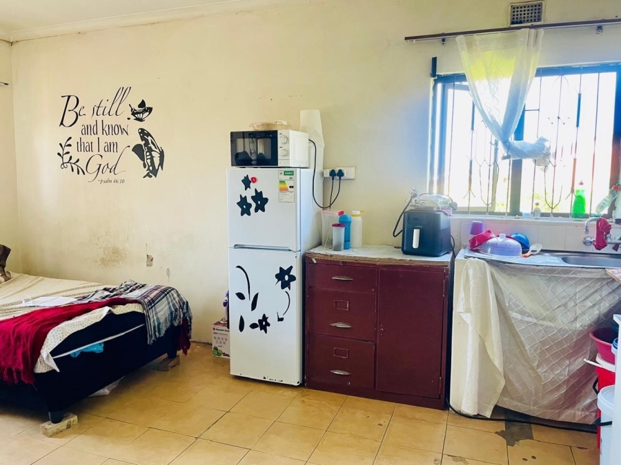 5 Bedroom Property for Sale in Umlazi KwaZulu-Natal