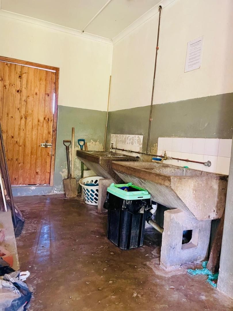 5 Bedroom Property for Sale in Umlazi KwaZulu-Natal