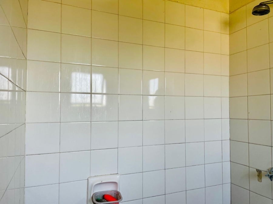 5 Bedroom Property for Sale in Umlazi KwaZulu-Natal