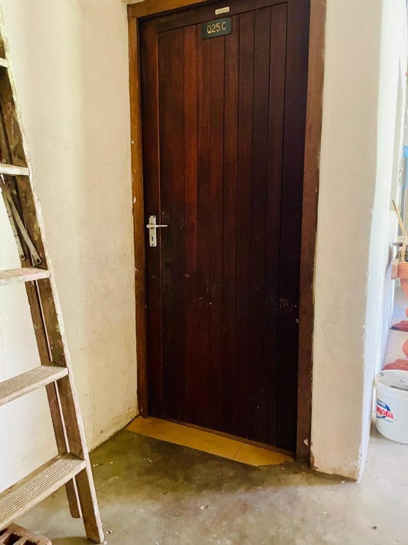 5 Bedroom Property for Sale in Umlazi KwaZulu-Natal