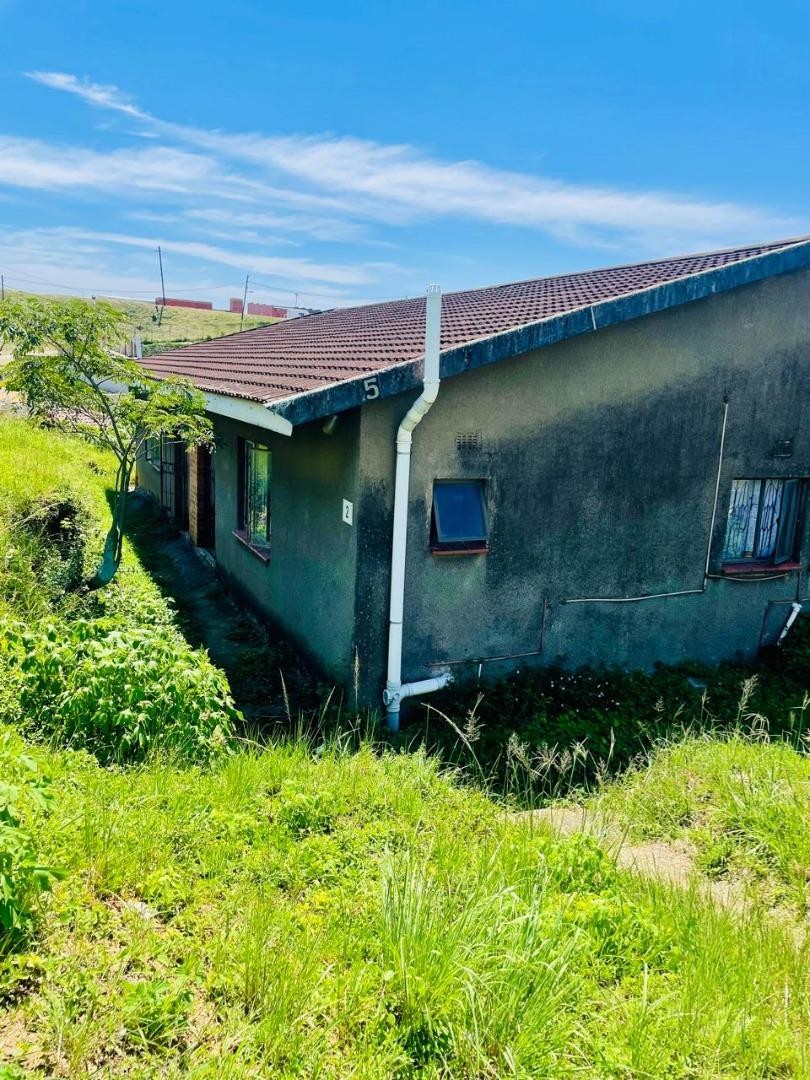 5 Bedroom Property for Sale in Umlazi KwaZulu-Natal