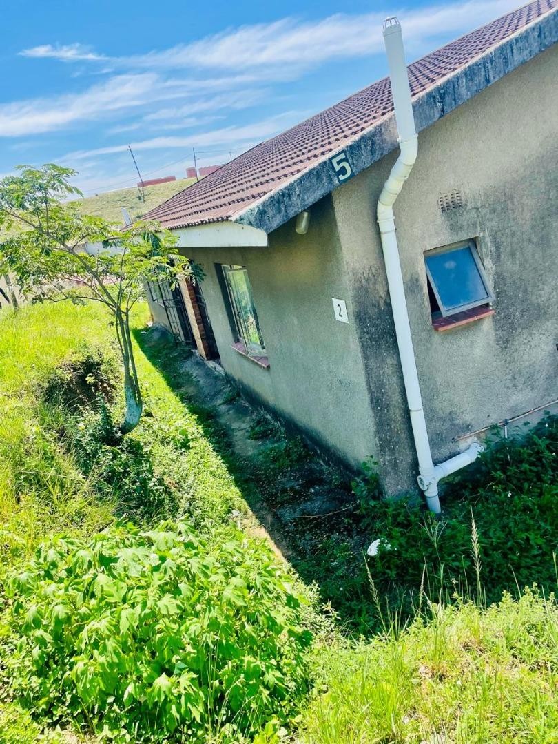 5 Bedroom Property for Sale in Umlazi KwaZulu-Natal