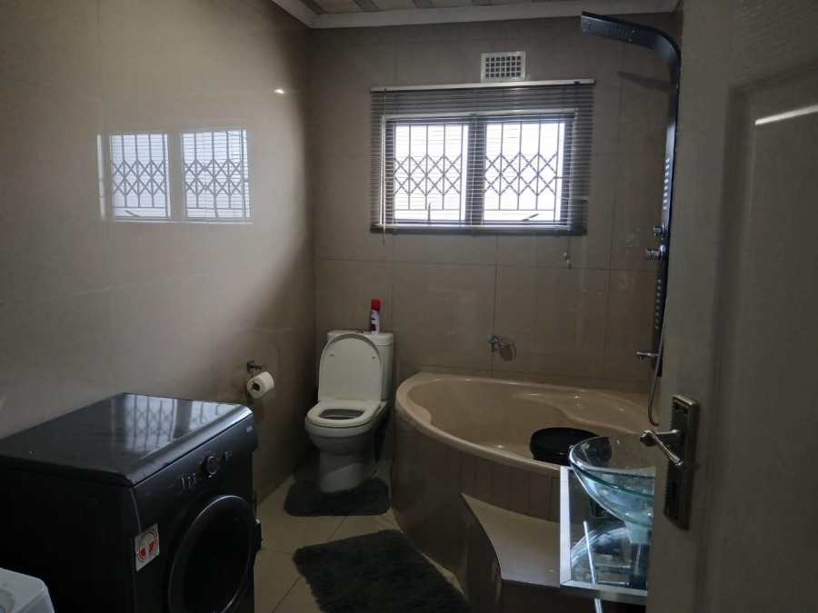 3 Bedroom Property for Sale in Burlington Heights KwaZulu-Natal