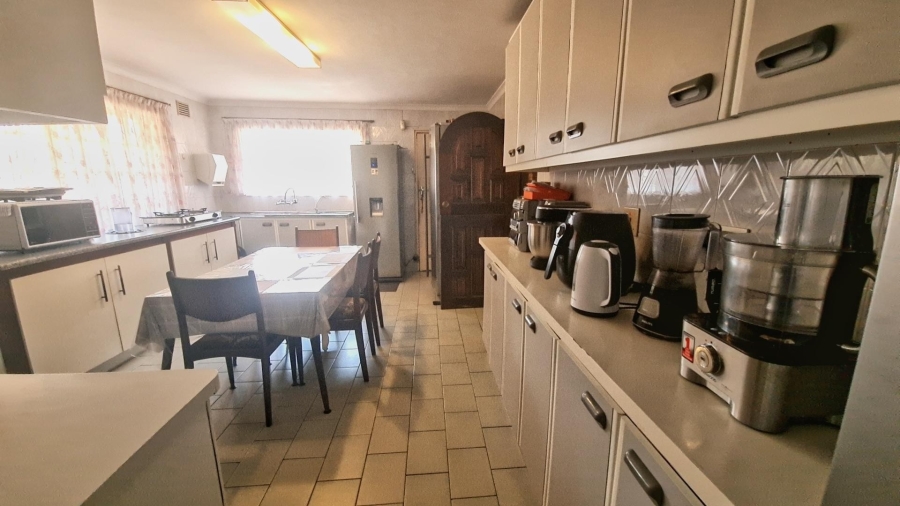 5 Bedroom Property for Sale in Palmiet KwaZulu-Natal