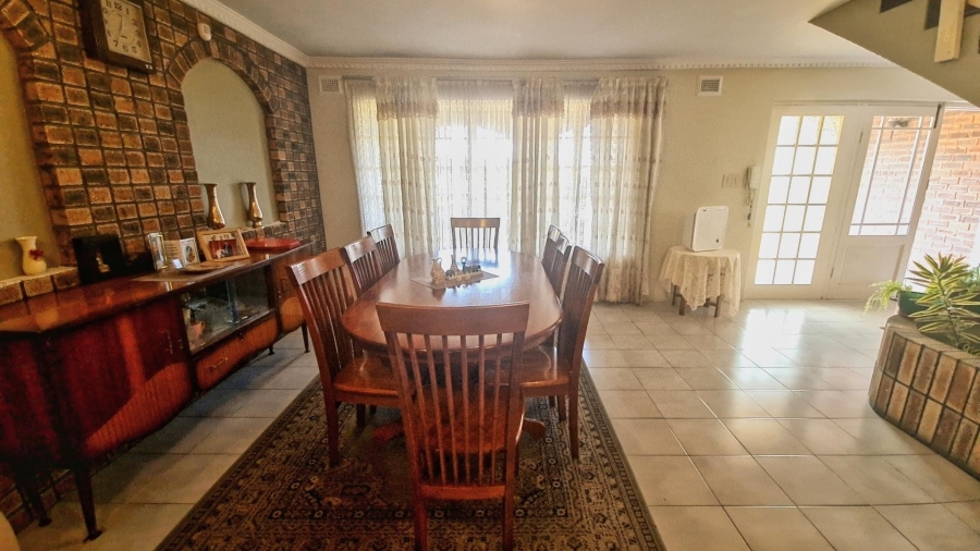 5 Bedroom Property for Sale in Palmiet KwaZulu-Natal