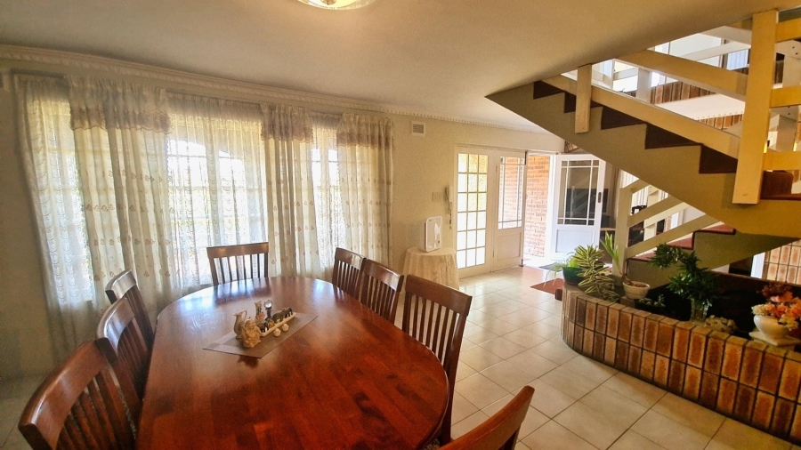 5 Bedroom Property for Sale in Palmiet KwaZulu-Natal