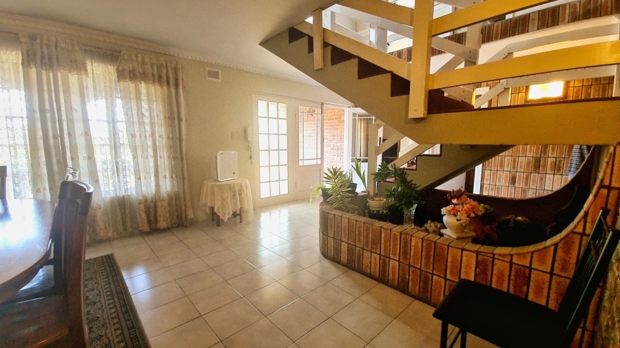 5 Bedroom Property for Sale in Palmiet KwaZulu-Natal