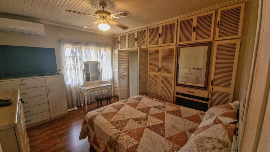 5 Bedroom Property for Sale in Palmiet KwaZulu-Natal