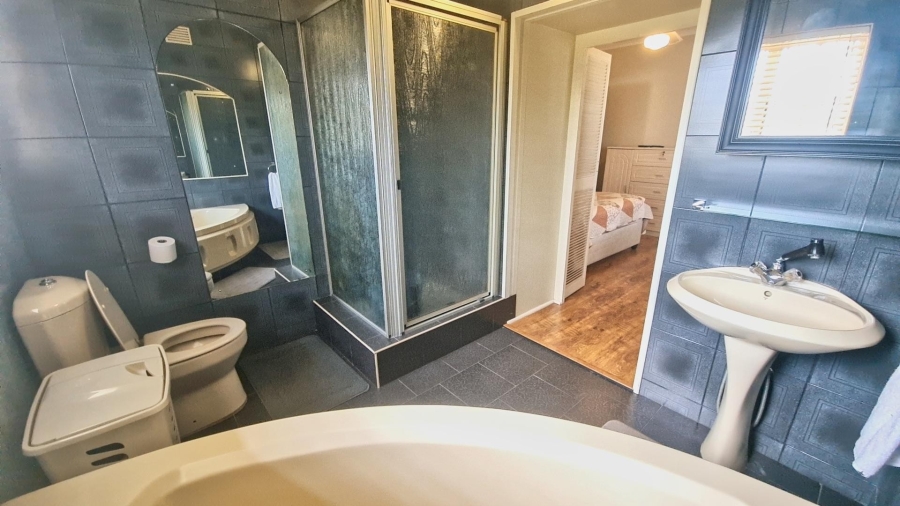 5 Bedroom Property for Sale in Palmiet KwaZulu-Natal