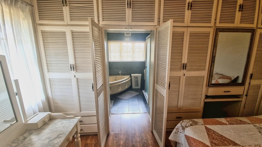 5 Bedroom Property for Sale in Palmiet KwaZulu-Natal