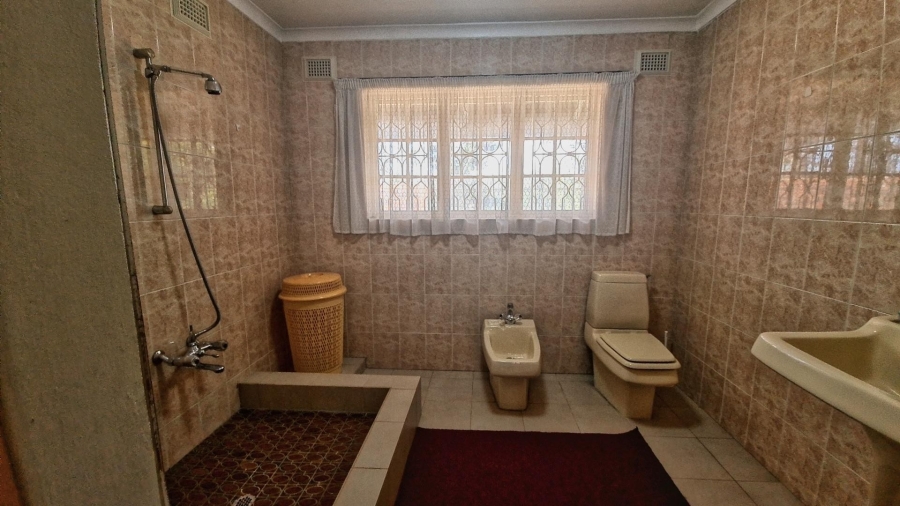 5 Bedroom Property for Sale in Palmiet KwaZulu-Natal