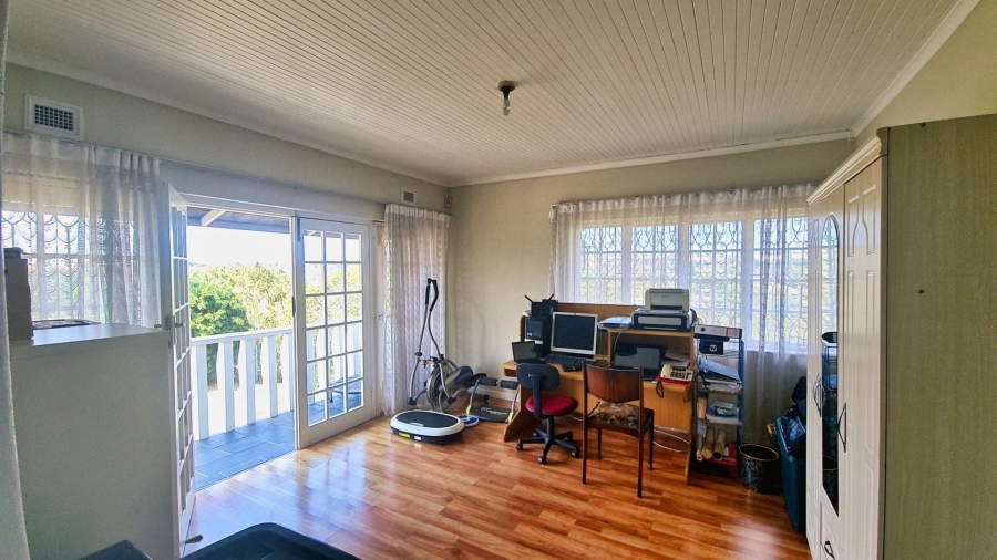 5 Bedroom Property for Sale in Palmiet KwaZulu-Natal