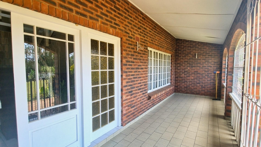 5 Bedroom Property for Sale in Palmiet KwaZulu-Natal