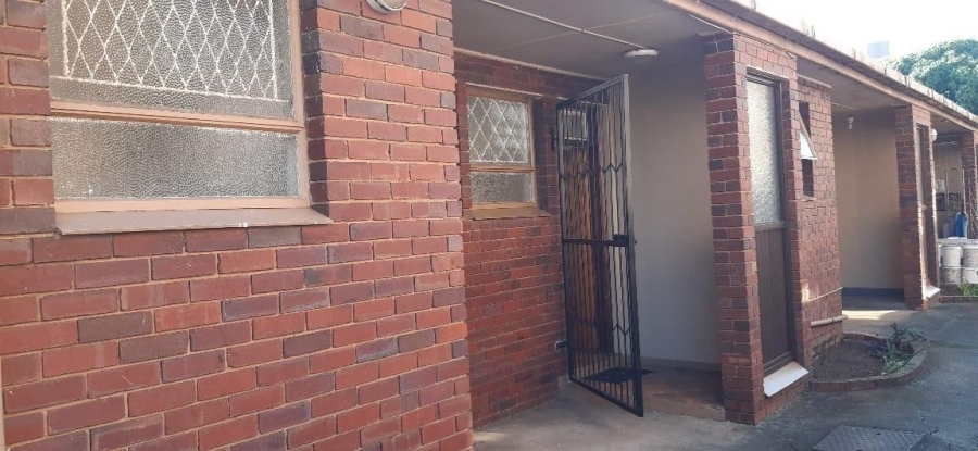 To Let 1 Bedroom Property for Rent in Fields Hill KwaZulu-Natal