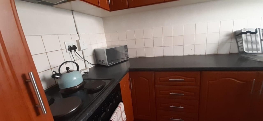 To Let 1 Bedroom Property for Rent in Fields Hill KwaZulu-Natal