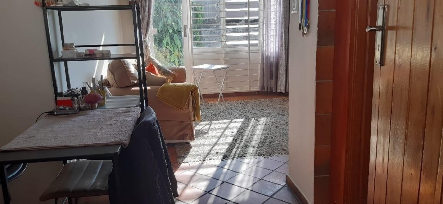 To Let 1 Bedroom Property for Rent in Fields Hill KwaZulu-Natal