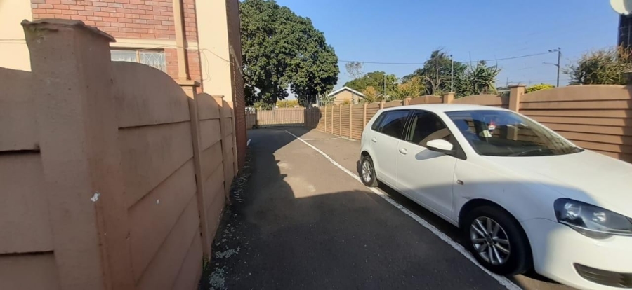 To Let 1 Bedroom Property for Rent in Fields Hill KwaZulu-Natal