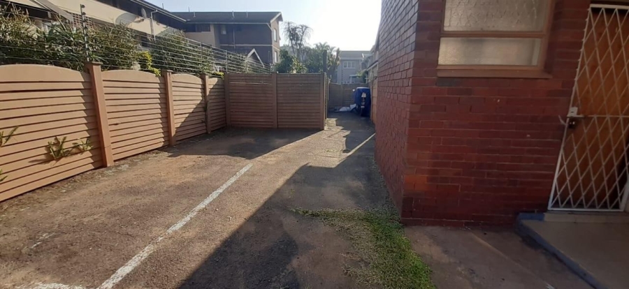 To Let 1 Bedroom Property for Rent in Fields Hill KwaZulu-Natal