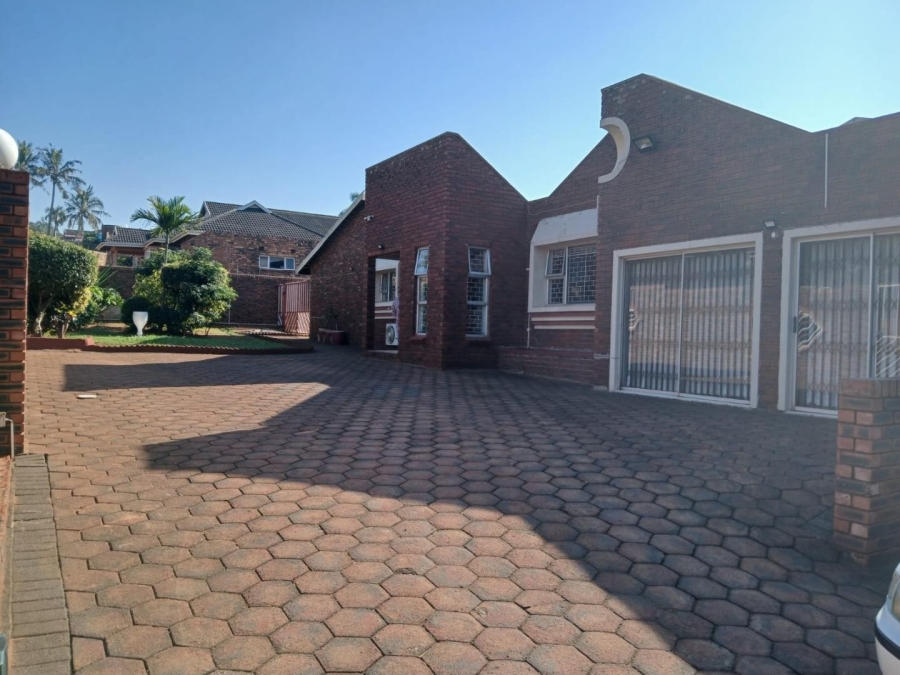 5 Bedroom Property for Sale in Isipingo Hills KwaZulu-Natal