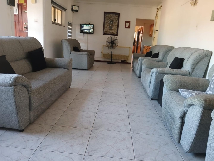 5 Bedroom Property for Sale in Isipingo Hills KwaZulu-Natal