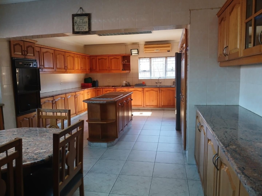 5 Bedroom Property for Sale in Isipingo Hills KwaZulu-Natal