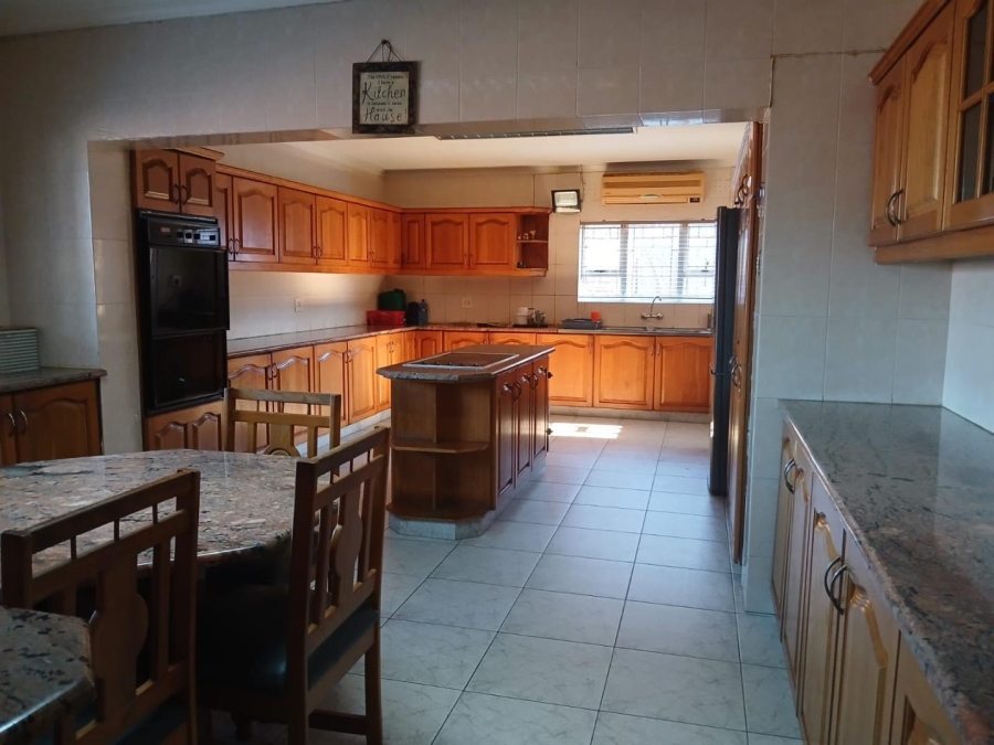 5 Bedroom Property for Sale in Isipingo Hills KwaZulu-Natal
