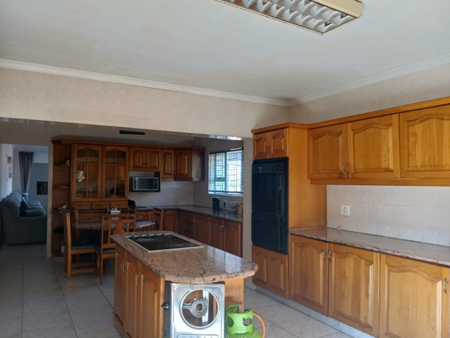 5 Bedroom Property for Sale in Isipingo Hills KwaZulu-Natal
