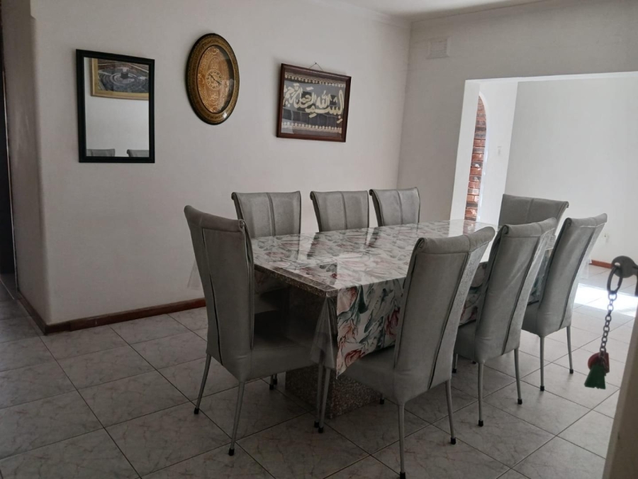 5 Bedroom Property for Sale in Isipingo Hills KwaZulu-Natal