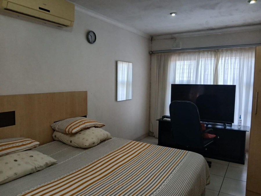 5 Bedroom Property for Sale in Isipingo Hills KwaZulu-Natal