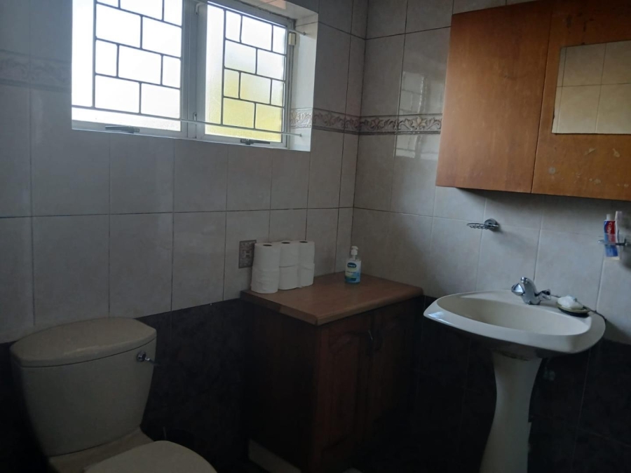 5 Bedroom Property for Sale in Isipingo Hills KwaZulu-Natal