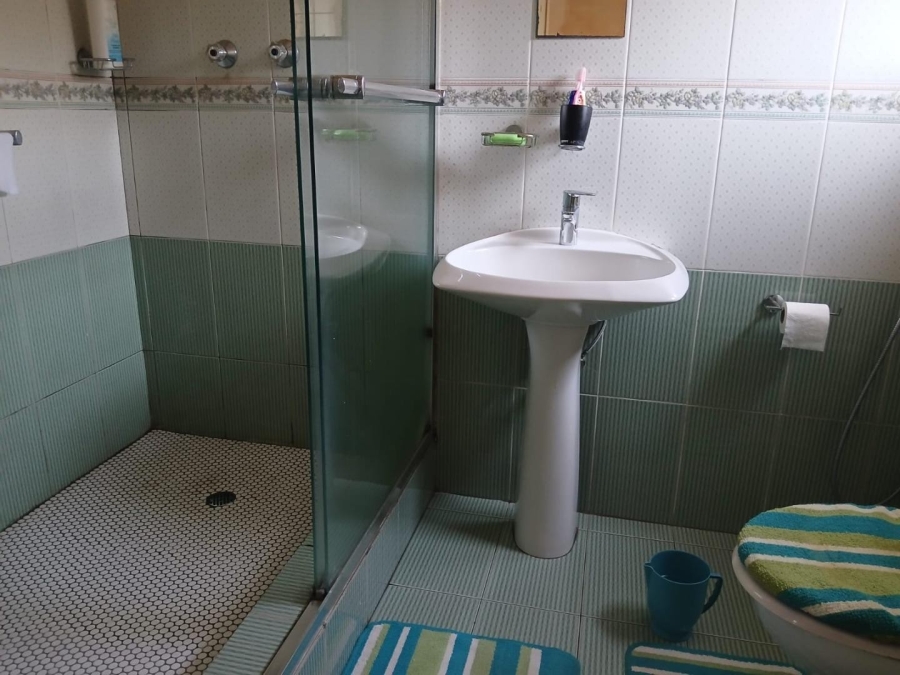 5 Bedroom Property for Sale in Isipingo Hills KwaZulu-Natal