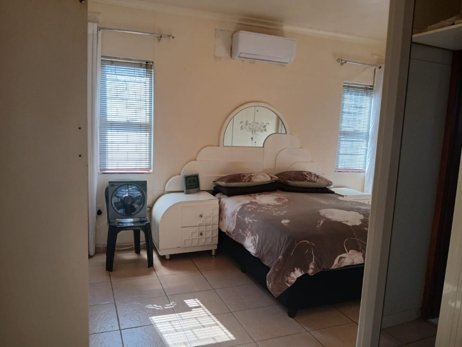 5 Bedroom Property for Sale in Isipingo Hills KwaZulu-Natal