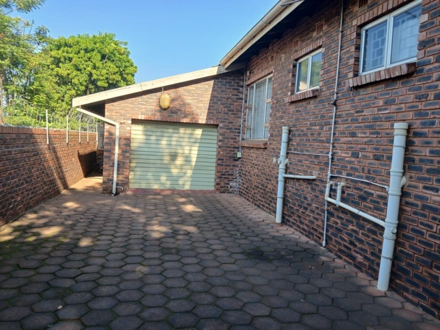 5 Bedroom Property for Sale in Isipingo Hills KwaZulu-Natal
