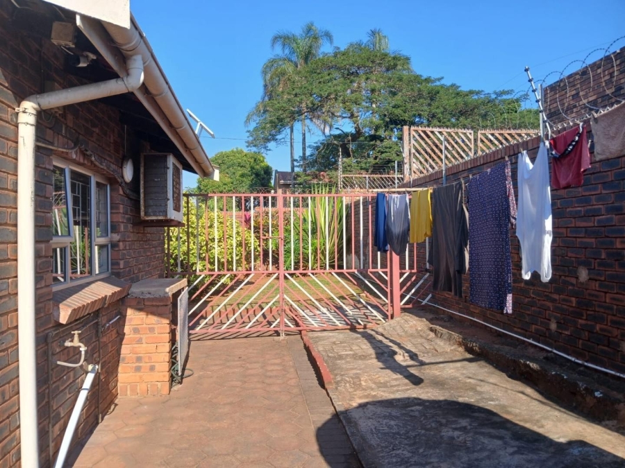 5 Bedroom Property for Sale in Isipingo Hills KwaZulu-Natal