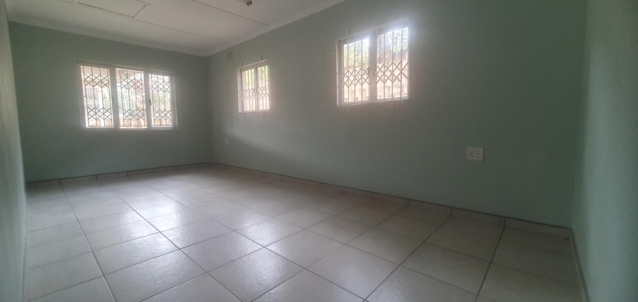 3 Bedroom Property for Sale in Parkgate KwaZulu-Natal