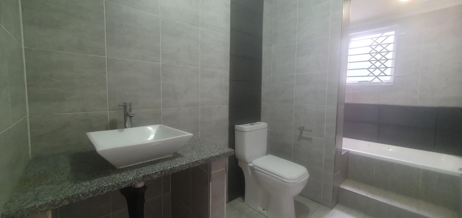 3 Bedroom Property for Sale in Parkgate KwaZulu-Natal