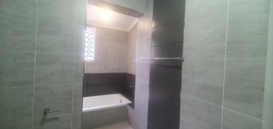 3 Bedroom Property for Sale in Parkgate KwaZulu-Natal