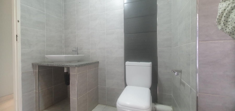 3 Bedroom Property for Sale in Parkgate KwaZulu-Natal