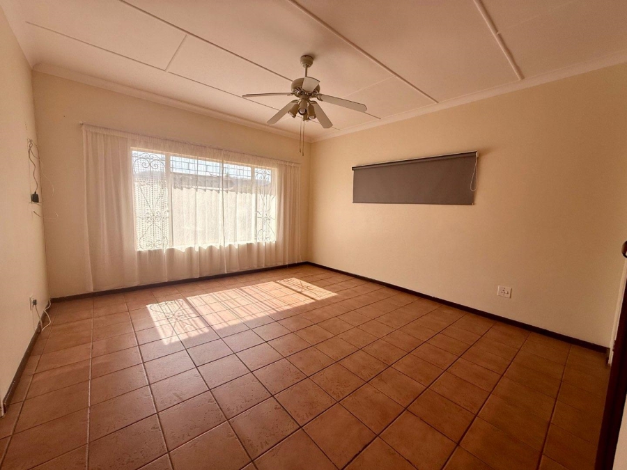 To Let 4 Bedroom Property for Rent in Vryheid KwaZulu-Natal