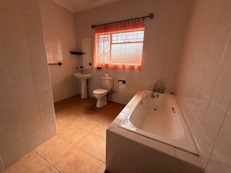 To Let 4 Bedroom Property for Rent in Vryheid KwaZulu-Natal
