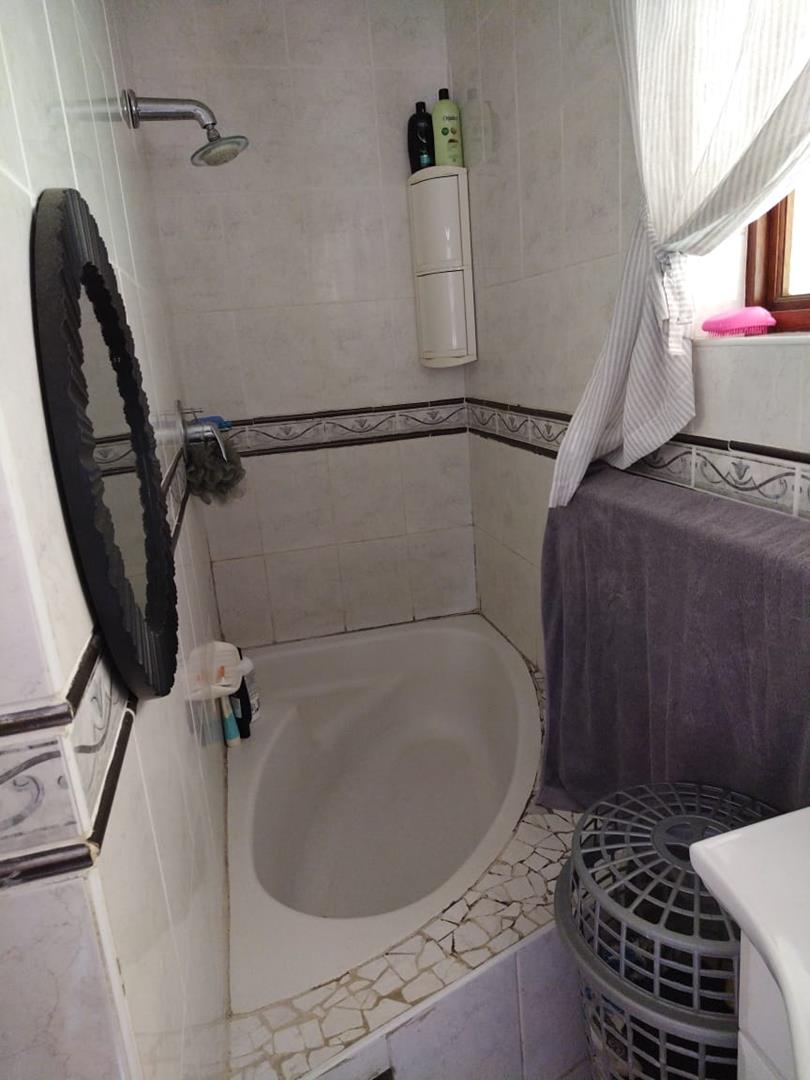 To Let 4 Bedroom Property for Rent in La Mercy KwaZulu-Natal