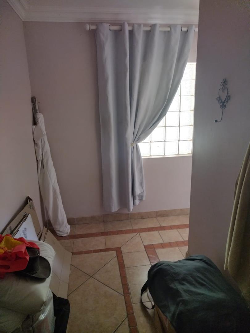 To Let 4 Bedroom Property for Rent in La Mercy KwaZulu-Natal