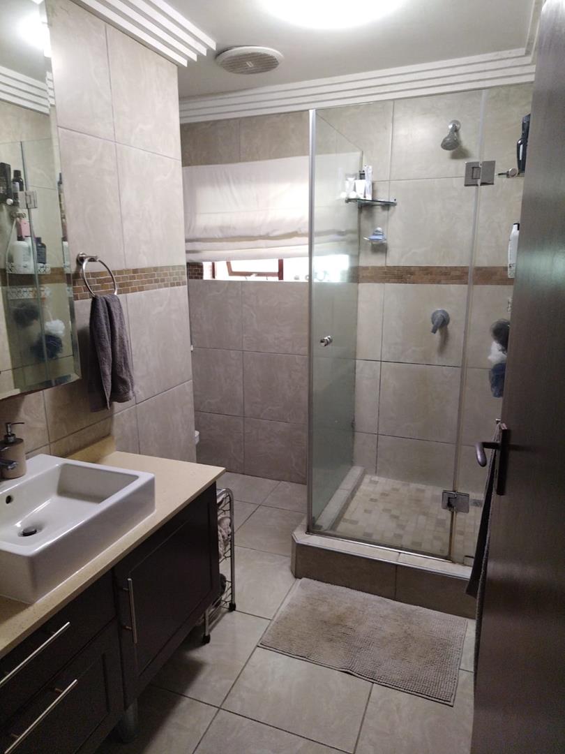 To Let 4 Bedroom Property for Rent in La Mercy KwaZulu-Natal