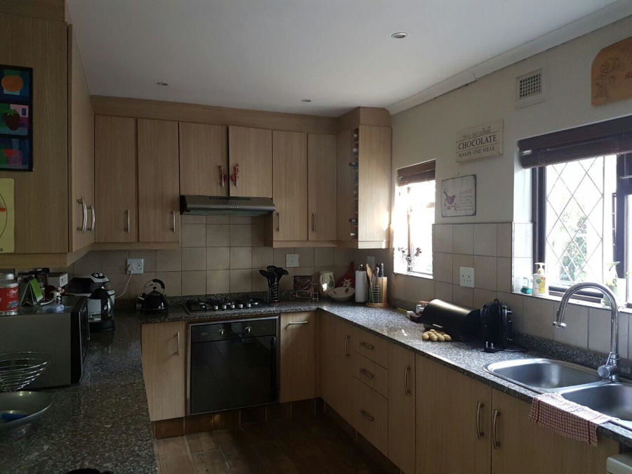 To Let 4 Bedroom Property for Rent in Cowies Hill KwaZulu-Natal
