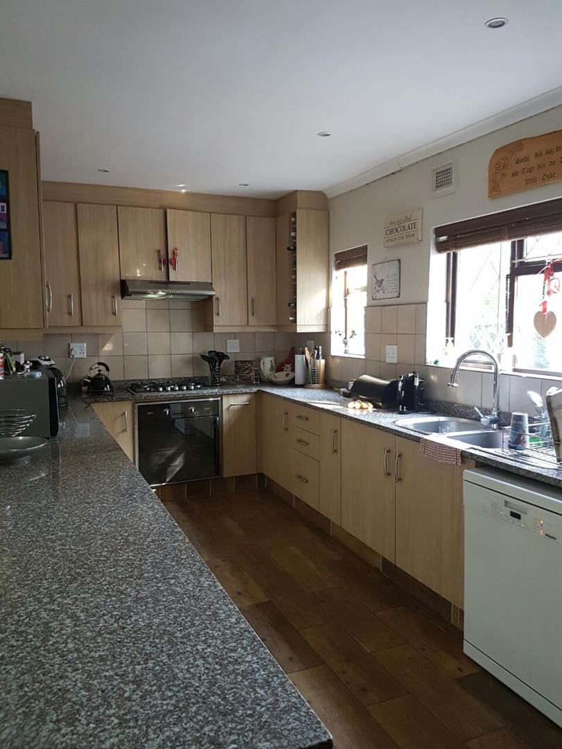 To Let 4 Bedroom Property for Rent in Cowies Hill KwaZulu-Natal