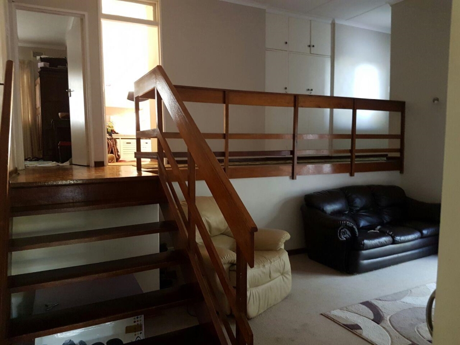 To Let 4 Bedroom Property for Rent in Cowies Hill KwaZulu-Natal