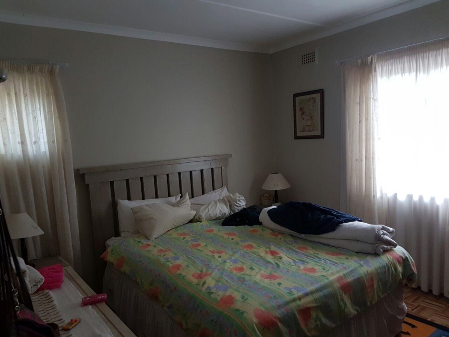 To Let 4 Bedroom Property for Rent in Cowies Hill KwaZulu-Natal