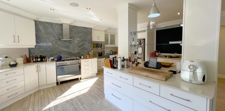 6 Bedroom Property for Sale in Durban North KwaZulu-Natal
