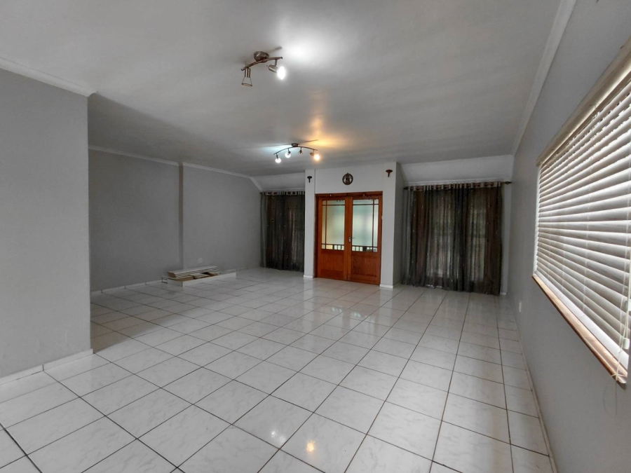 3 Bedroom Property for Sale in Queensburgh KwaZulu-Natal
